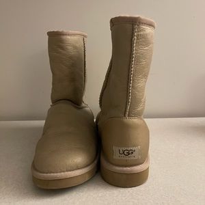 Rare Uggs in Wide With - Great Condition